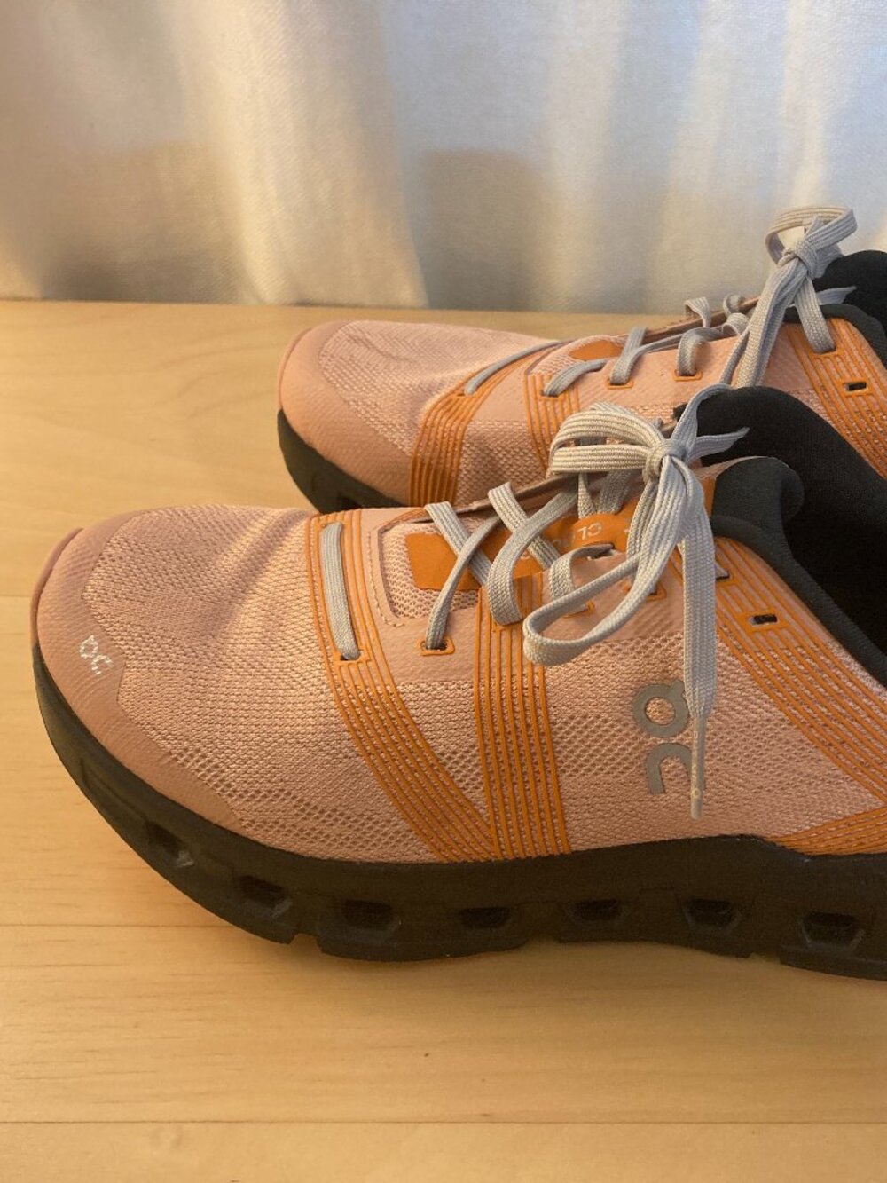 On Running Shoes - Peach/Orange